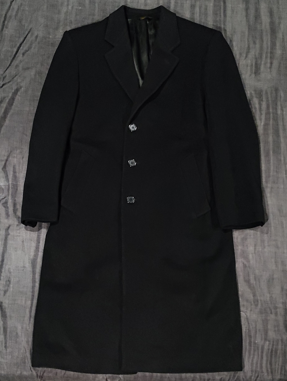 Vintage Wool & Cashmere Men's Black Overcoat - Metropolitan View (Made In Italy)